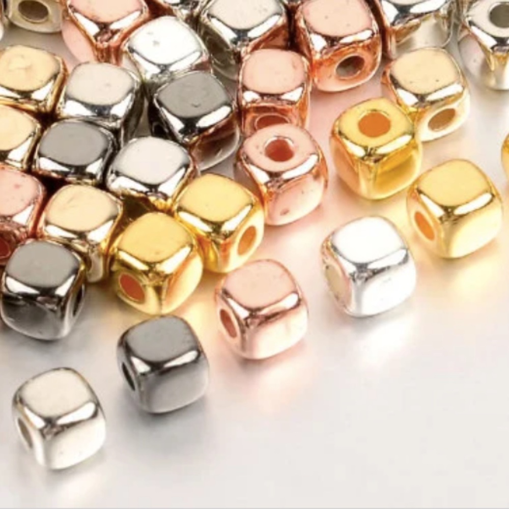 (7/$25) Metallic spacer beads BNIP 200pcs 4mm
